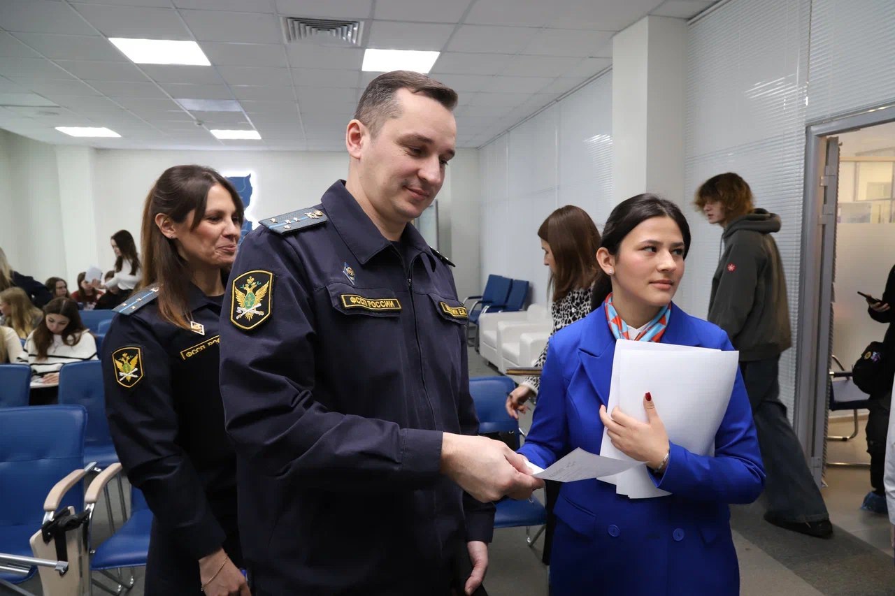 Более 60 человек посетили Ярмарку силовых структур во флагманском Кадровом центре «Работа России»